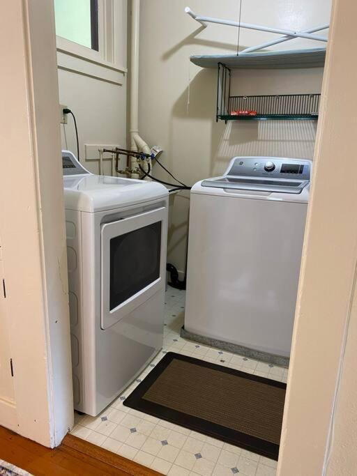 Historic Downtown Riverview Flat, No 3 อัสตอเรีย ภายนอก รูปภาพ