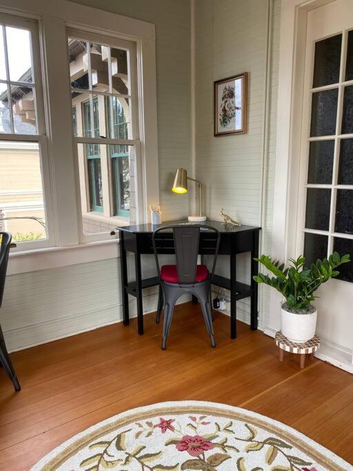 Historic Downtown Riverview Flat, No 3 อัสตอเรีย ภายนอก รูปภาพ