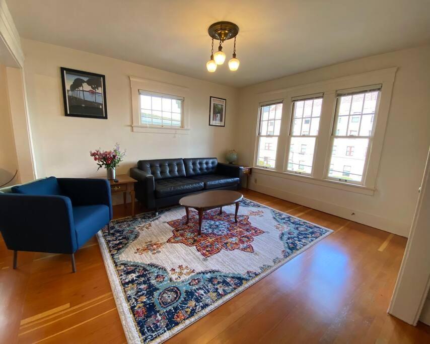 Historic Downtown Riverview Flat, No 3 อัสตอเรีย ภายนอก รูปภาพ