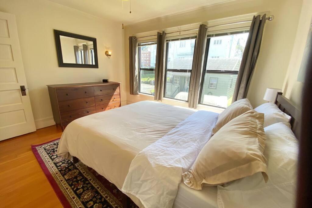 Historic Downtown Riverview Flat, No 3 อัสตอเรีย ภายนอก รูปภาพ