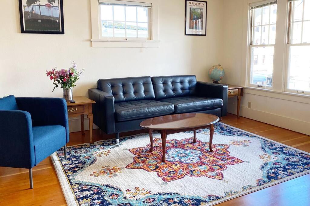 Historic Downtown Riverview Flat, No 3 อัสตอเรีย ภายนอก รูปภาพ